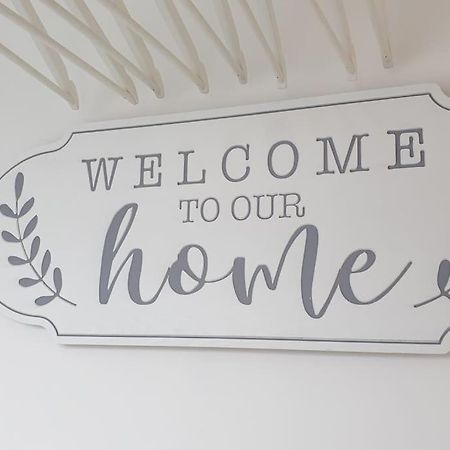Near Liverpool Double Bedroom Hideaway 위럴 외부 사진